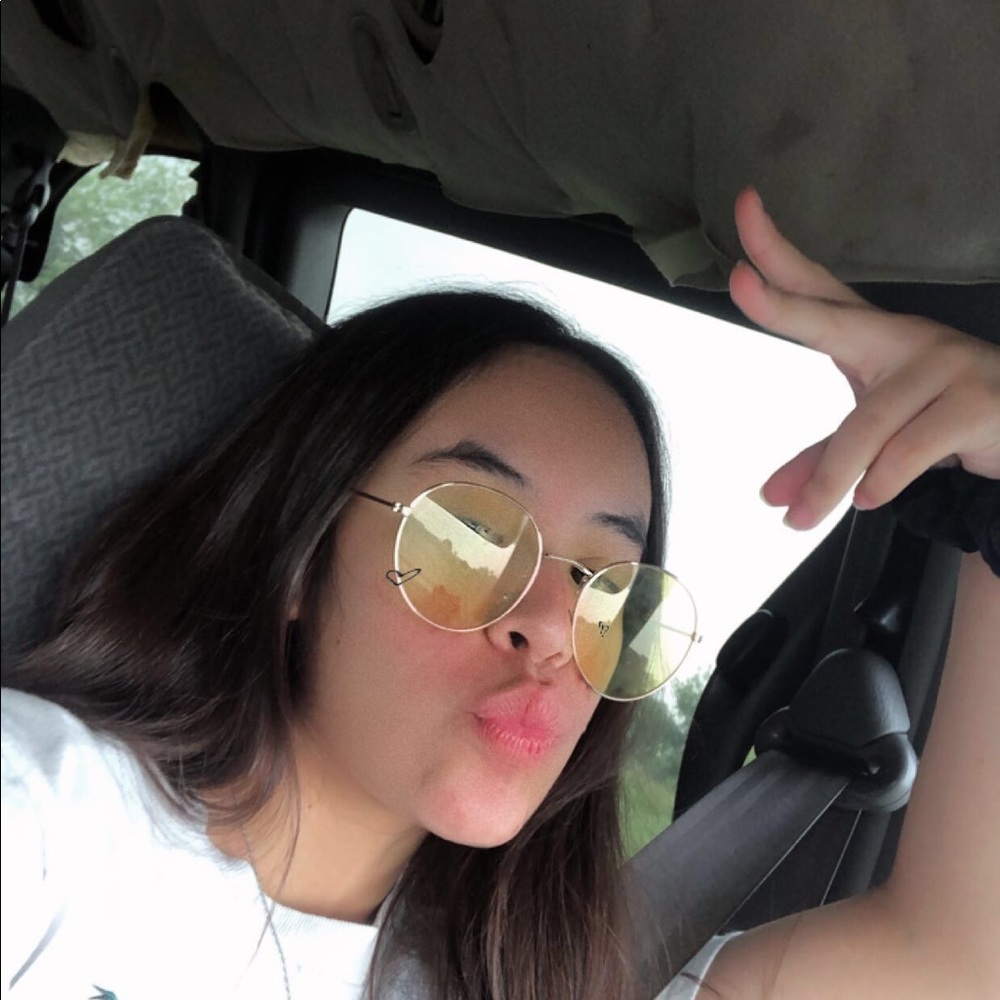 Meet your Posher, Hope